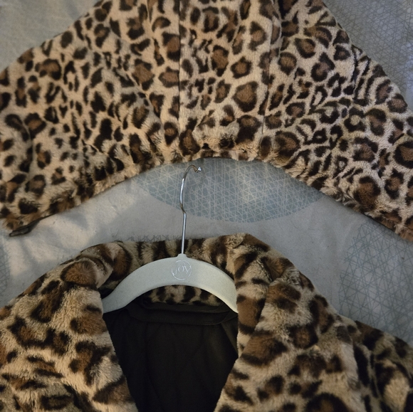 Women's Leopard Butter Soft Coat - Picture 6 of 16